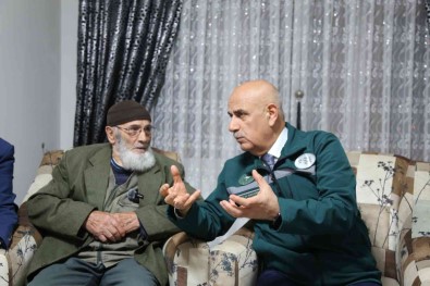 Bakan Kirisci, Yeni Yerine Tasinan Yusufeli Ilçesinde Bir Aileyi Ziyaret Etti