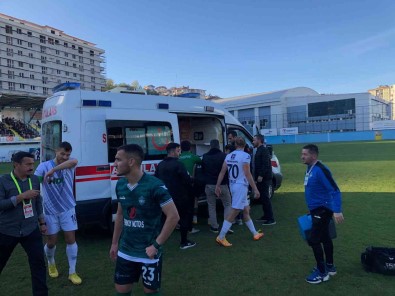 Burnu Kirilan Futbolcu Sahadan Ambulans Ile Çikartildi