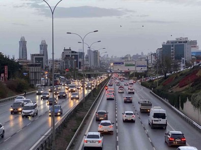 Istanbul'da Ara Tatil Sonrasi Trafik Yogunlugu Olustu