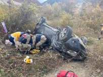 Amasya'da Otomobil Dere Yatagina Uçtu Açiklamasi 1 Ölü, 4 Yarali Haberi
