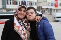Down Sendromlu Salih'in Annesi Kevser Çolak, Oglunun Yasadigi Mutlulugu Anlatti Haberi