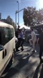 Fatih'te Taksici Ve Yolcu Arasinda Tekmeli Yumruklu Kavga Kameraya Yansidi