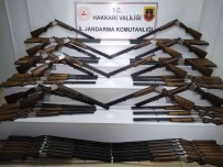 Hakkari'de 50 Adet Çift Kirma Av Tüfegi Ele Geçirildi