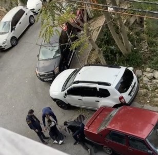 Istanbul'da Biçakli Gaspçilarin Yakalandigi Anlar Kamerada Açiklamasi Polise Yemin Ederek Yalvardilar