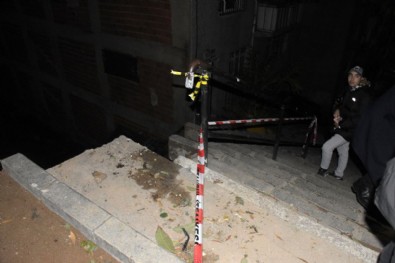 İstanbul'da inşaatın istinat duvarı yıkıldı