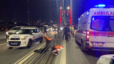 15 Temmuz Sehitler Köprüsü'nde Feci Kaza Açiklamasi Motosiklet Bariyere Çarpti, 1 Ölü 1 Yarali