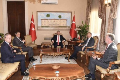 Antalya 500 Bine Yakin Hollandali Turisti Agirladi