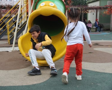 Deprem Bölgesinde Çocuk Olmak