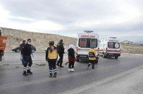 Karaman'da Isçi Servisi Ile Yolcu Minibüsü Çarpisti Açiklamasi 5 Yarali
