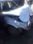 Otomobiller Kavsakta Kafa Kafaya Çarpisti Açiklamasi 5 Yarali