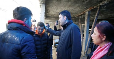 Bakan Kurum, Düzce'de hasar gören evlerde incelemelerde bulundu