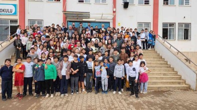 Celal Kadooglu Ögretmenleri Unutmadi