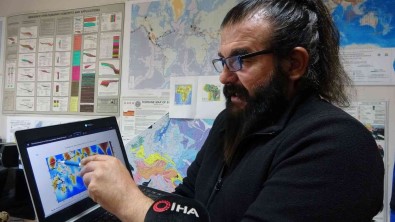 Doç. Dr. Toker Açiklamasi 'Düzce Depremi Marmara Fayini Dolayli Olarak Etkiledi'