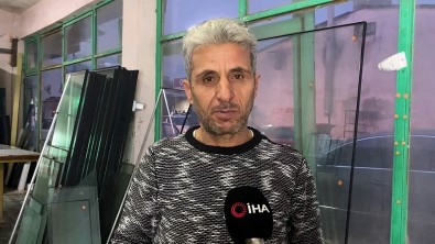 Dükkanindaki Birçok Cam Tuzla Buz Oldu