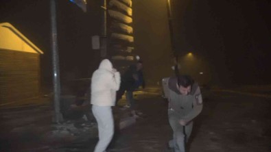 Kar Yagisini Duyan Vatandaslar Uludag'a Kostu