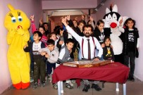 Müdür Yardimcisindan Santur Dinletisi