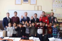 Ögrencisini Okul Sirasindan Ögretmen Masasina Tasiyan Ögretmenden Duygusal Sürpriz