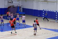 Okullar Hentbolda Yarisiyor