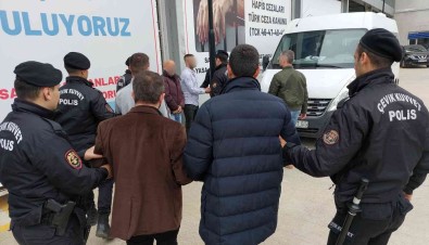 Samsun'da Uyusturucu Ticaretinden Gözaltina Alinan 5 Kisi Adliyeye Sevk Edildi