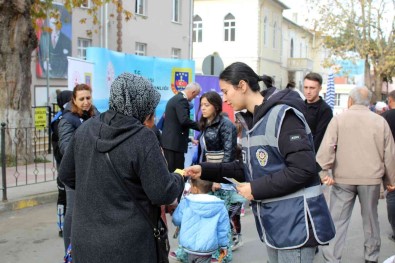Sinop'ta Kadina Yönelik Siddete Dikkat Çekmek Için Stant Açildi