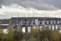 Ukrayna'da Yikilan Stratejik Antonovski Köprüsü Görüntülendi