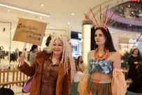 Atasehir'de Atiklardan Giydirilmis Manken, Atik Azaltimina Dikkat Çekti