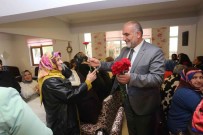 Baskan Sandikçi'dan Ögretmenlere Sürpriz Hediye