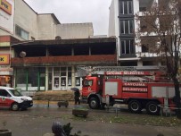 Binada Mahsur Kalan Köpegi Itfaiye Ekipleri Kurtardi