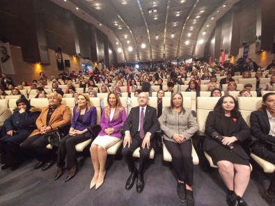 CHP Genel Baskani Kiliçdaroglu Açiklamasi 'Kadin Ile Erkek Bir Elmanin Iki Yarisi Gibidir, Esittir'