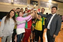 Cizre'de 32 Takimin Yaristigi Voleybol Turnuvasi Sona Erdi