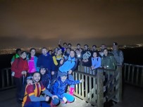 Doga Tutkunlari Yagmurlu Havada 8 Kilometre Yürüdü