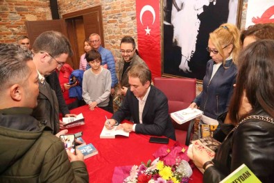 Efeler Sinan Meydan'i Agirladi