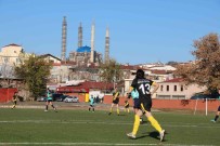 Filibe Ve Edirne'nin Kadin Futbolculari Kiyasiya Mücadele Etti
