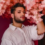 Gurbetçi Sarkici Türkiye'de Çekecegi Klip Için 800 Bin Lira Harcayacak