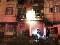 Is Yerinde Yangin Çikti, Üst Kattaki Balkon Zarar Gördü