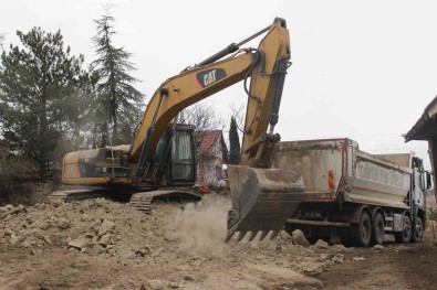 Kütahya'da 22 Metruk Binanin Daha Yikimi Gerçeklesti