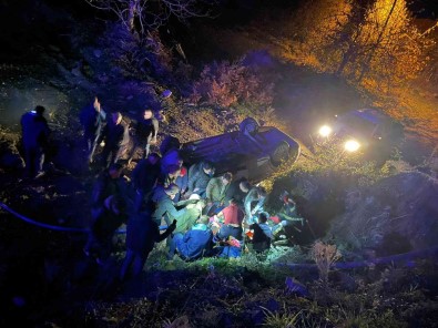 Sinop'ta Otomobil Sarampole Uçtu Açiklamasi 1 Ölü, 1'I Agir 5 Yarali