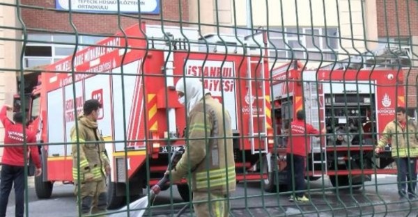 Okulda deney tüpü patladı: 3 öğrencinin vücudunda yanıklar oluştu!