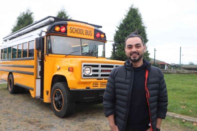 700 Bin TL Harcadigi Hayalindeki 'School Bus' Ile Dünya Turuna Çikiyor