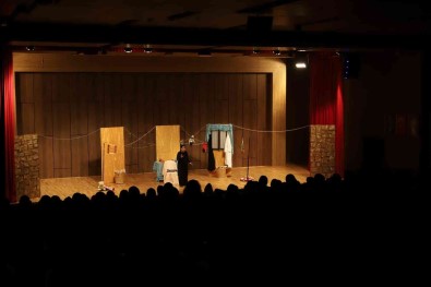 Filistinli Meryem'in Hikayesi Bagcilar'da Sahnelendi