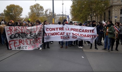 Fransa'da Ögrenci Ve Velilerden Protesto