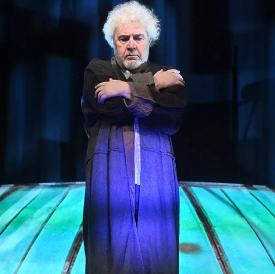 Şener Şen'den Uğur Yücel'e alkış