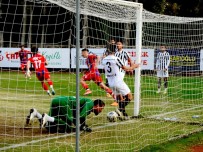 Çesme Belediyespor Sahasinda 4-2 Maglup