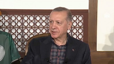 Cumhurbaşkanı Erdoğan: Sisi ile 45 dakika görüştük siyasette küslük olmaz Haberi