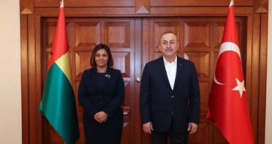 Dışişleri Bakanı Çavuşoğlu, Gine Bissaulu mevkidaşı Barbosa ile görüştü! Haberi
