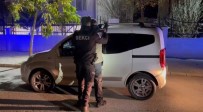 Ögrenci Yurtlari Çevresinde Polis Denetimi