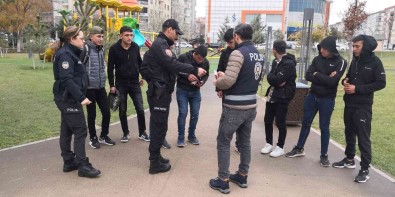 Aksaray'da 52 Ekipten Olusan 224 Polisle 'Huzur 68' Uygulamasi