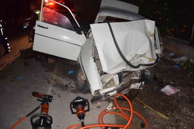 Antalya'da Cip Ile Otomobil Çarpisti Açiklamasi 2 Ölü, 3 Yarali
