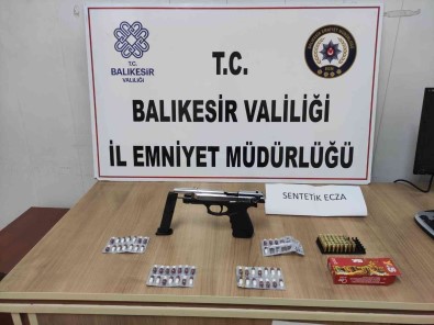 Balikesir'de Polisten Uyusturucu Ve Kaçak Tütün Operasyonu