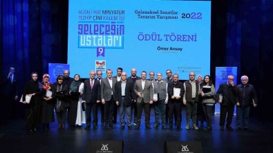 Gelecegin Ustalari Ödüllerini Aldi